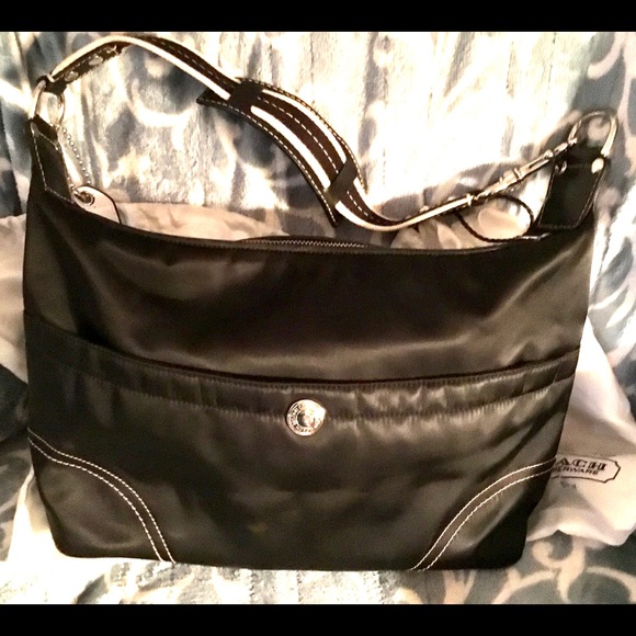 Coach Hamptons Shoulder Bag AUTHENTIC EUC - Picture 4 of 6